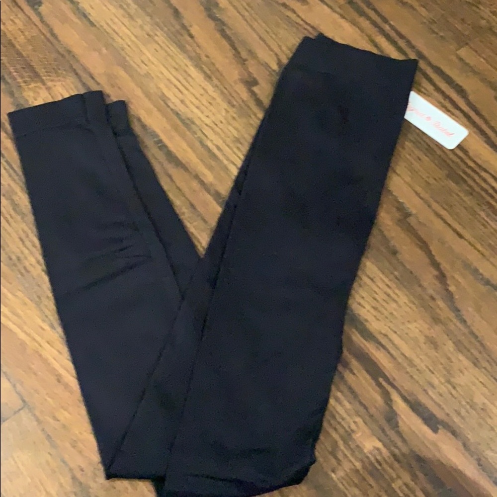 NWT Ingrid and Isabel seamless maternity leggings